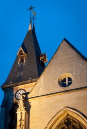 5th-arrondissement;-Bell-tower;-Blue-hour;-Church-of-Saint-Médard;-Clock;-Flamboyant-Gothic;-Floodlighting;-France;-Golden-weathervane;-Gothic-architecture;-Historic-monument;-Kaleidos;-Kaleidos-images;-La-parole-à-limage;-Limestone;-Mouffetard-district;-Oculus;-Paris;-Places-of-worship;-Religious-heritage;-Rue-Mouffetard;-Silhouette;-Spire;-Stories-Pictures;-Tarek-Charara